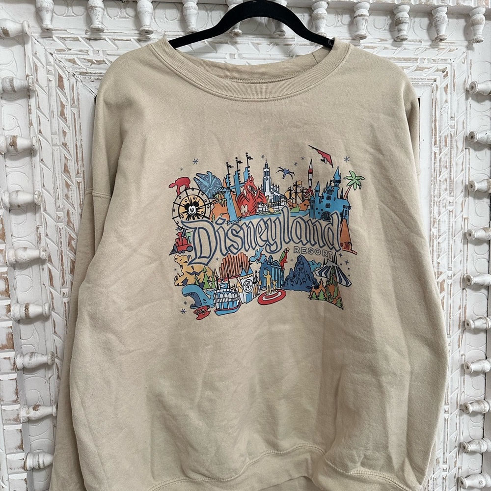 Disneyland beige crewneck